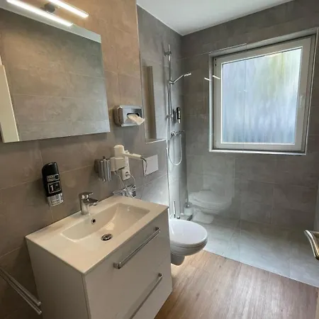 Kernsanierte In Ruhiger Und Zentraler Lage By Interhome Appartement *